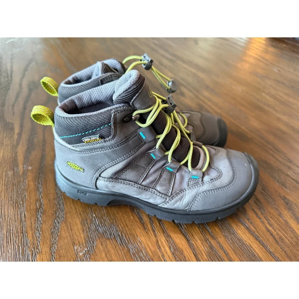 KEEN Terradora Hiking Boots Kids Size 3 Grey Excellent Waterproof Mid Cut